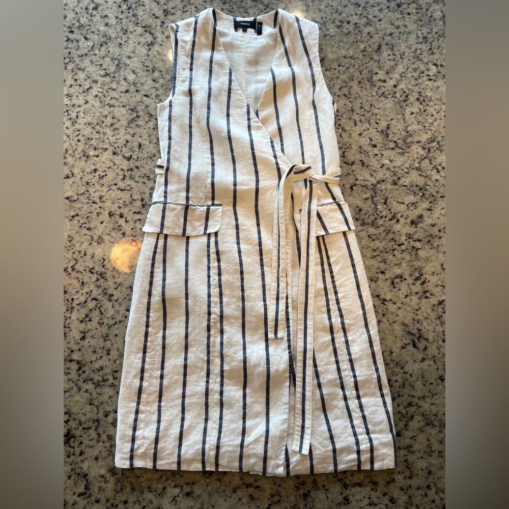 New Theory “Livwilth” linen Navy striped wrap dress size 0